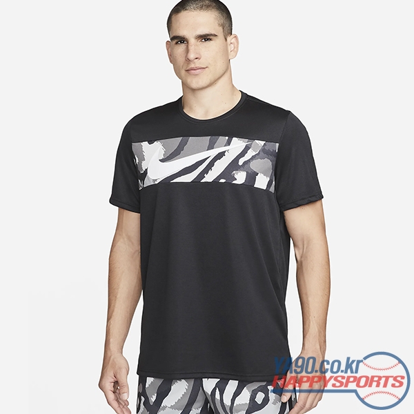 [나이키] 드라이핏 스포츠 클래쉬 트레이닝 탑 반팔 티셔츠 DM6511-010 (블랙/화이트)